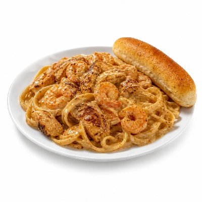 TGI Fridays Lunch Cajun Shrimp & Chicken Pasta with Breadstick