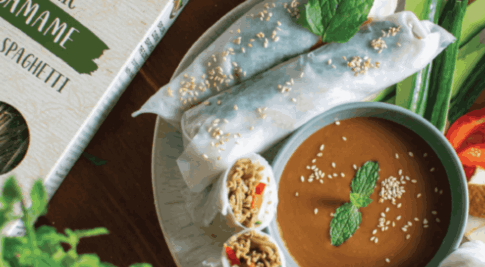 Explore Cuisine Organic Edamame Spaghetti box with kale and bell peppers, a protein rich low carb pasta for keto and vegan diets.