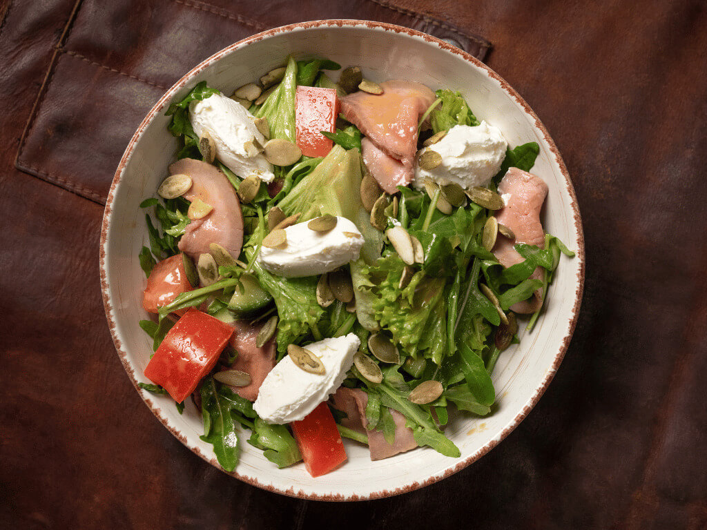 bowl of salad representing omad diet - eating one meal a day