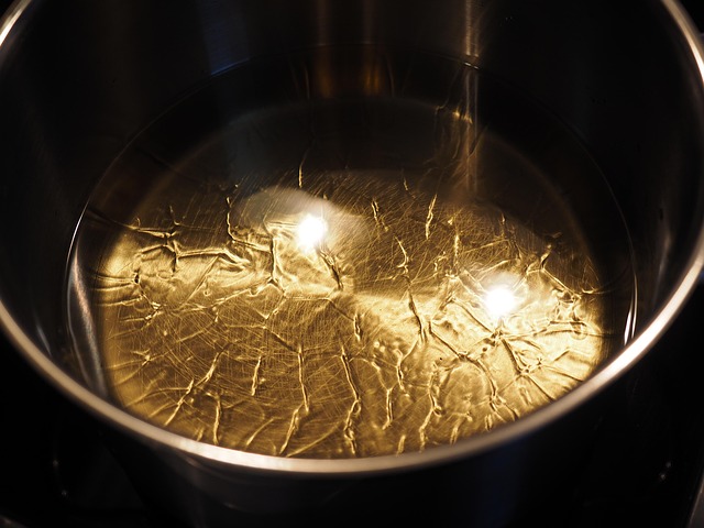 Repeatedly reheated sunflower oil breaks down fatty acids and forms toxic compounds that can damage DNA