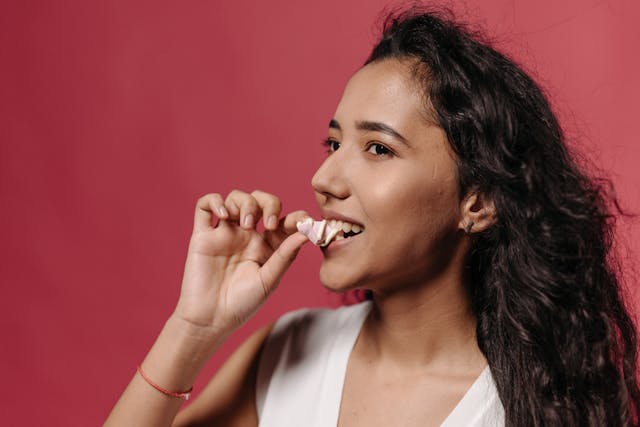 Woman chewing gum