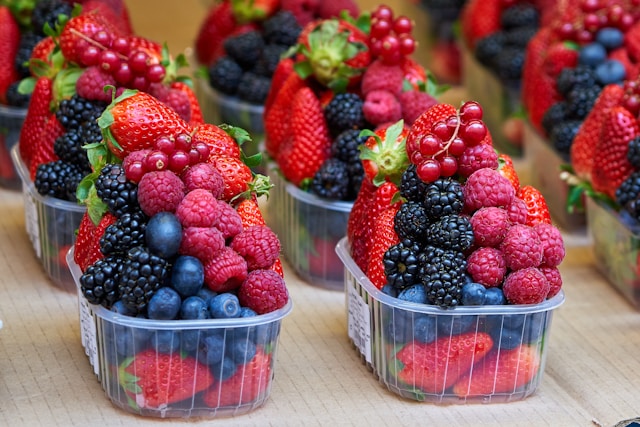 Raspberries deliver 8 g of fiber per cup for 64 calories, whereas blueberries provide about 3.6 g per cup and strawberries about 3 g. Best fruits for weight loss. 
